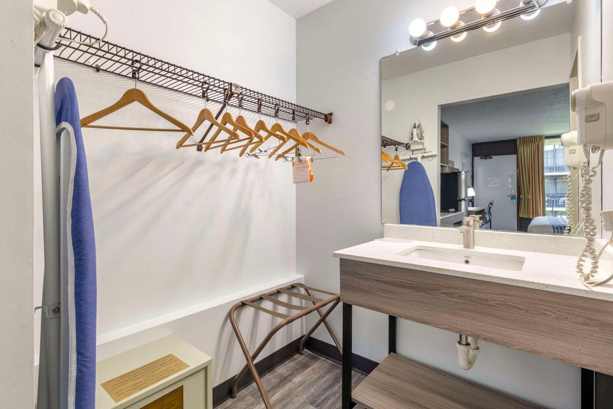 Suburban Studios Tysons Corner Βιέννη Εξωτερικό φωτογραφία